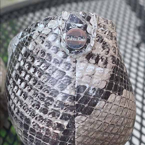 Calvin Klein Whinnie High heels 👠 6 1/2 - Picture 6 of 7